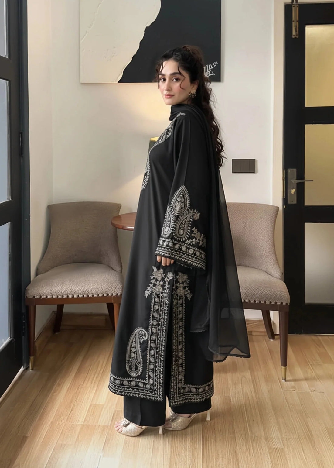 MEERA-Bint e Libaas