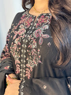 ZARNISH BLACK EMB