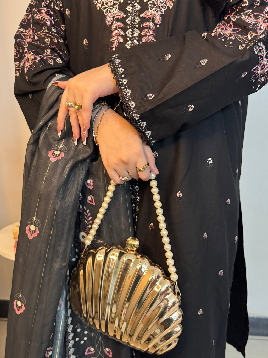 ZARNISH BLACK EMB