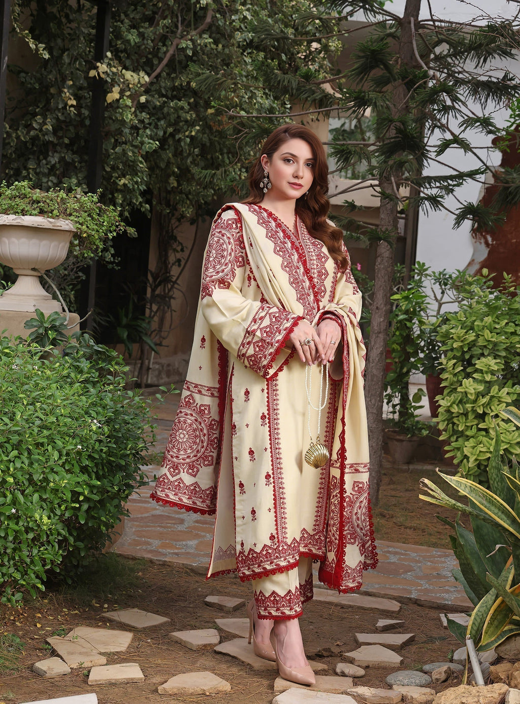 ALEESHA EMBROIDERY 3PC