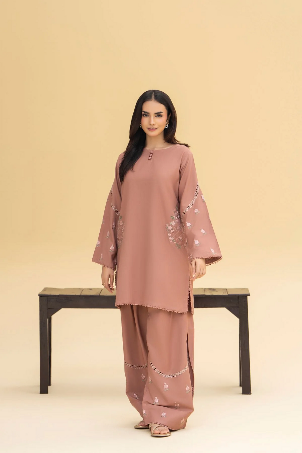 Eshal Pocket Emb Set