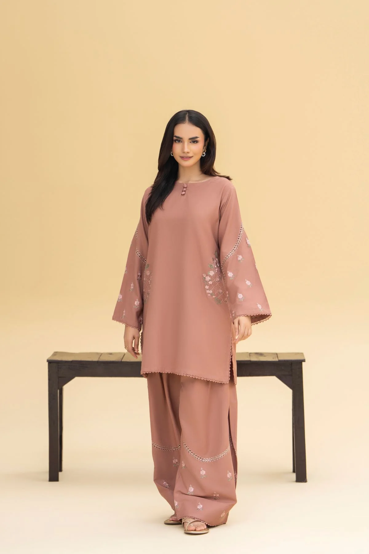 Eshal Pocket Emb Set