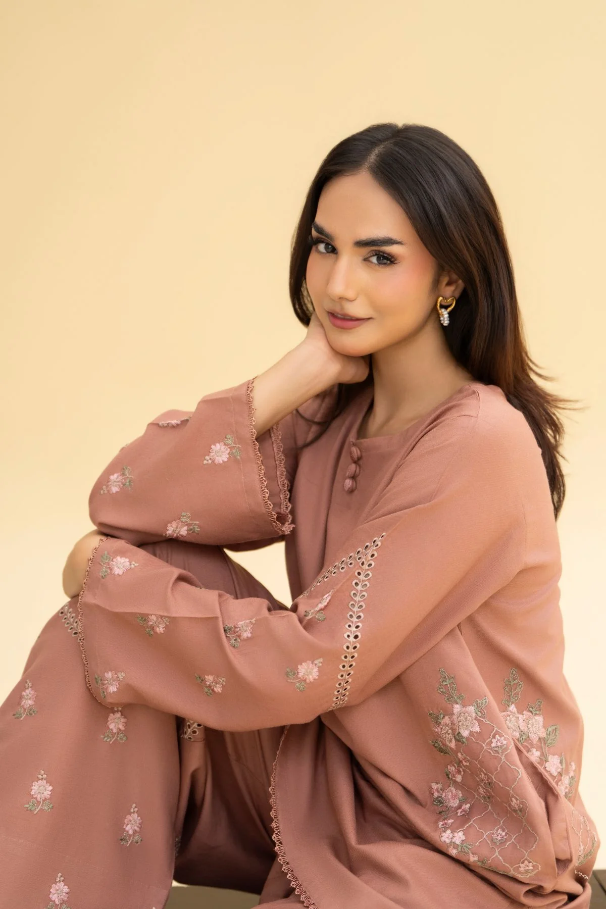 Eshal Pocket Emb Set